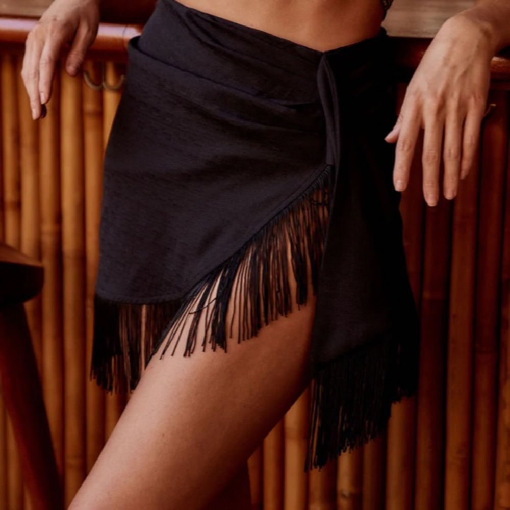 NWT ROSALINA BLACK FRINGE TIE SKIRT